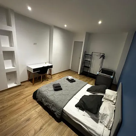- Grenoble, Caserne De Bonne Grenoble