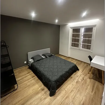 - Grenoble, Caserne De Bonne * Grenoble